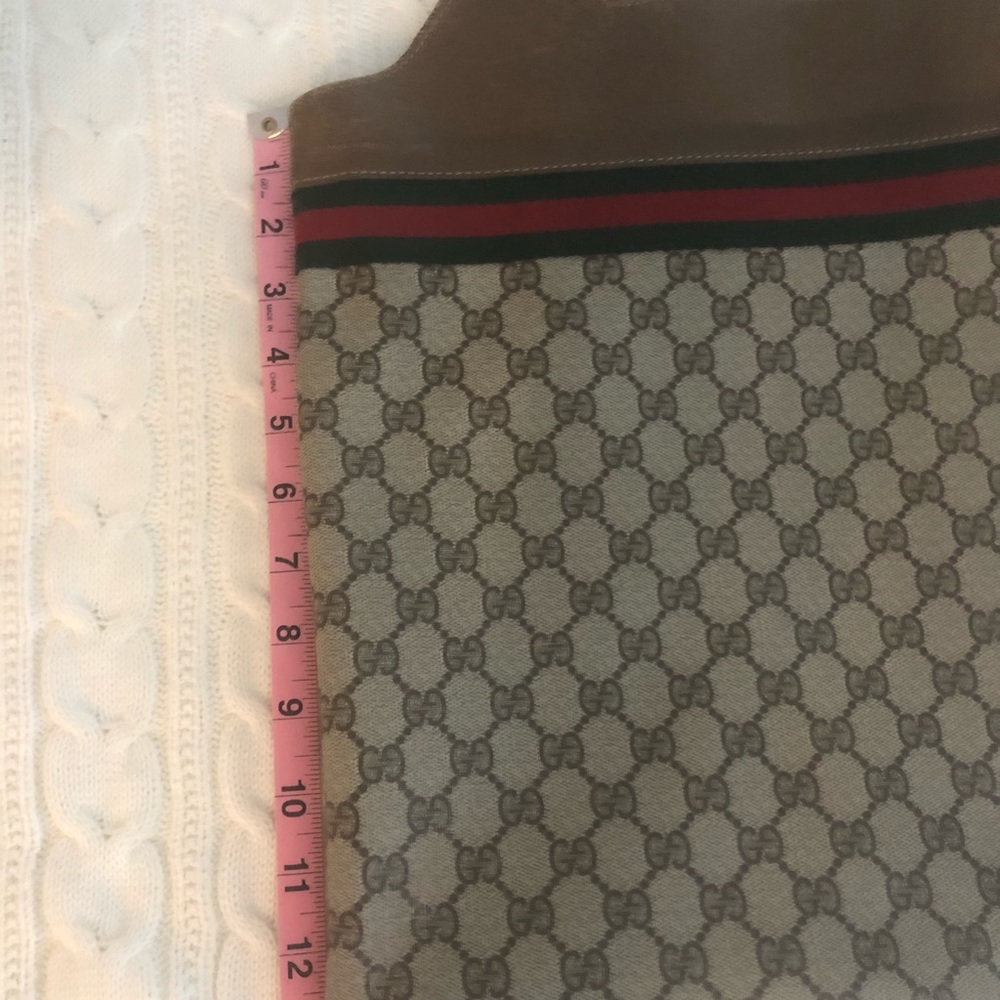 Extremely Rare find.  Authentic Vintage Gucci tote